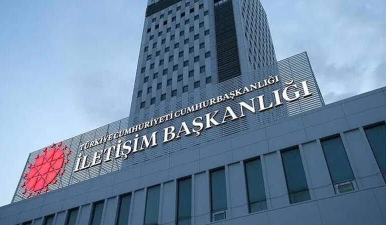 Memur Kıyafetiyle İmza İsteyip Maddi Yardım Vaadinde Bulundular! Dezenformasyonla Mücadele Merkezi’nden ‘Dolandırıcılık’ Uyarısı