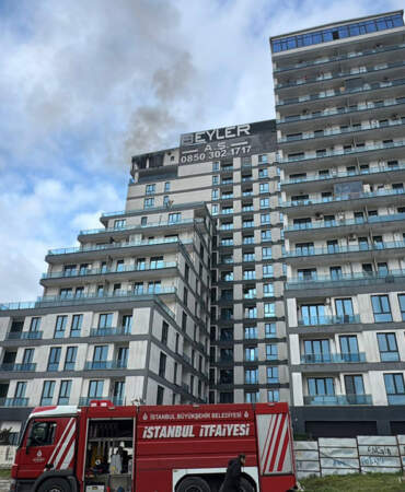 Esenyurt’taki 16 Katlı Binada Korkutan Yangın