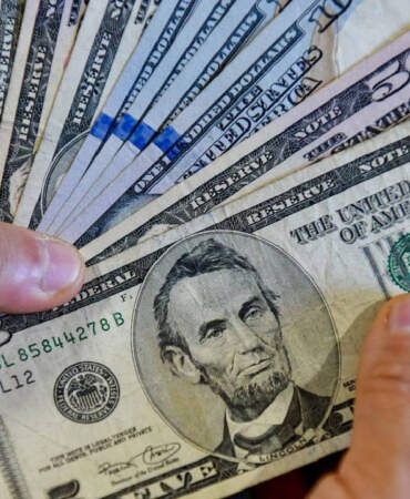 Faiz Kararı Öncesi Dolar Yeniden Atağa Geçti! İşte 22 Ocak Güncel Döviz Kurları…