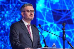 Burhanettin Duran’dan ‘Yapay Zekâ’ Uyarısı: ‘Gazetecinin Aktörlüğü, Eskisinden Daha Önemli Hale Geldi’