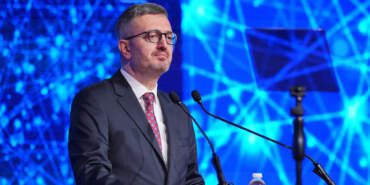 Burhanettin Duran’dan ‘Yapay Zekâ’ Uyarısı: ‘Gazetecinin Aktörlüğü, Eskisinden Daha Önemli Hale Geldi’