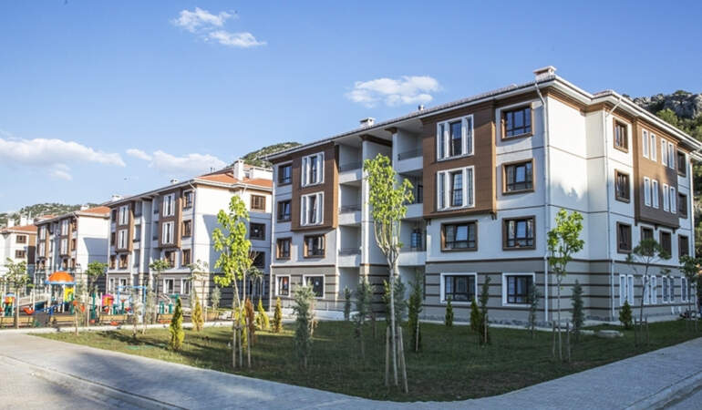 İstanbul, Ankara, İzmir, Bursa, Kocaeli… TOKİ 500 Bin Sosyal Konut Projesinde Birçok İlin Kura Tarihi Belli Oldu