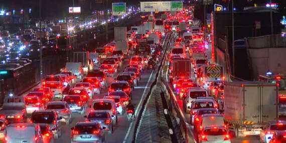 İstanbul’da Trafik Kilitlendi!