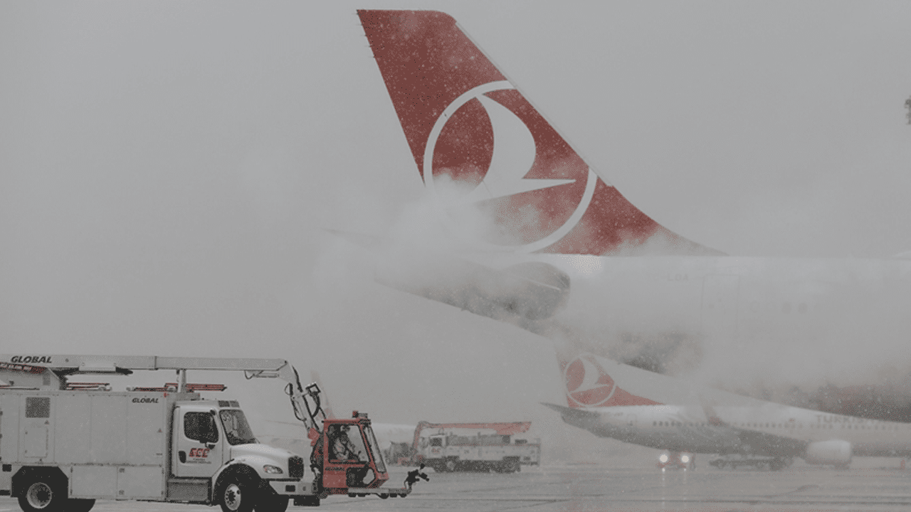 İstanbul’da Ulaşıma Hava Engeli! THY’nin 54 Seferi İptal Edildi