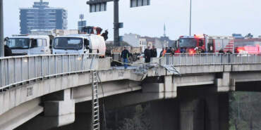 İzmir’de Korku Dolu Anlar: Araç Viyadükte Asılı Kaldı