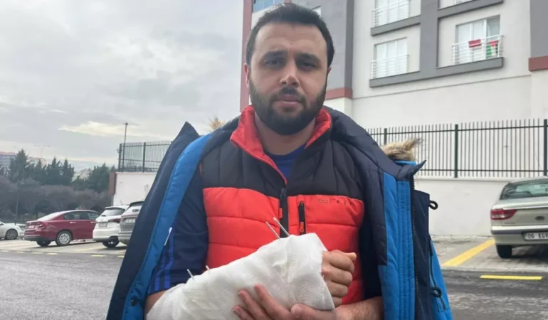 Sokak Köpekleri Saldırdı, Şahıs Yaralandı
