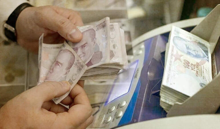 Krediler Uçtu Mevduat Eridi: Parası Olan Kaybediyor Borçlanan Yanıyor
