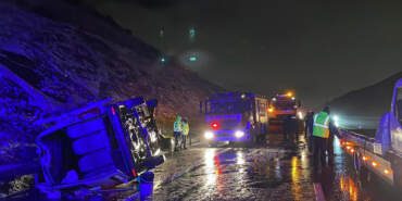 Kuzey Marmara Otoyolu’nda Servis Minibüsü Devrildi: Çok Sayıda Yaralı