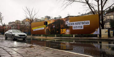 Megakentte ‘Billboard’ Tartışması: AK Parti’den Açıklama Geldi: ‘İstanbul’un Son 7 Yılının Bilançosu’