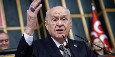 Bahçeli’den ‘Maduro’ Operasyonuna Tepki: ‘Karayip Korsanları Filmi Bütün Dünyanın Önünde Yapıldı’