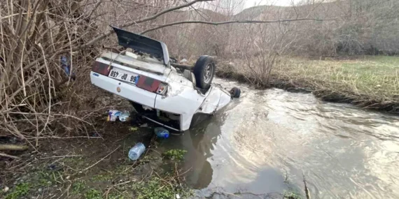 Yozgat’ta Otomobil Dere Yatağına Uçtu