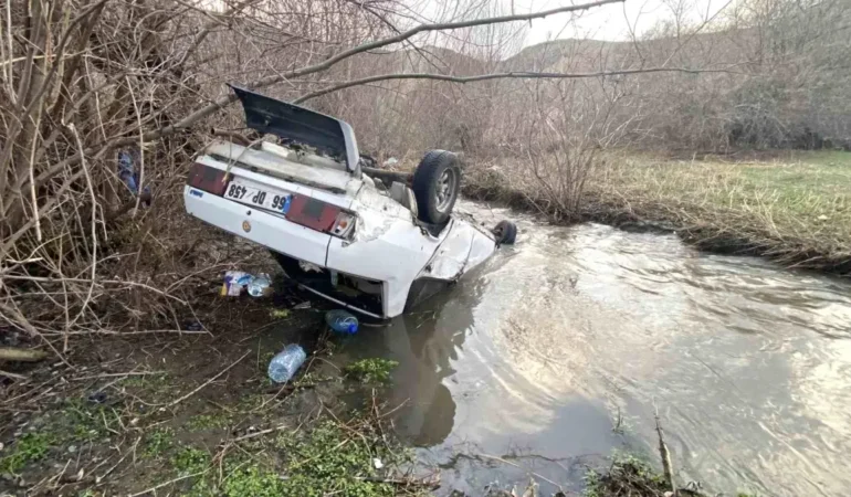 Yozgat’ta Otomobil Dere Yatağına Uçtu