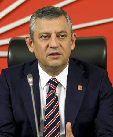 Özgür Özel, Meclisteki ‘Emekli Nöbeti’nde: ‘Dağ Fare Doğurdu!’