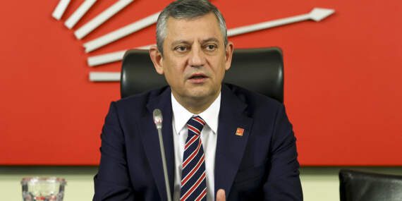 Özgür Özel, Meclisteki ‘Emekli Nöbeti’nde: ‘Dağ Fare Doğurdu!’
