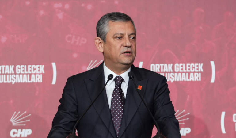 Özgür Özel’den Suriye Mesajı: ‘Huzuru ve Refahı Türkiye’yi de Kazandıracak’