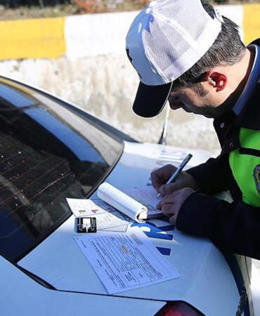 Trafikte Bunları Yapan Sürücü Yandı: Yeni Trafik Yasası Geliyor! Cezalar Katlanıyor