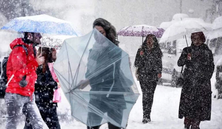 Türkiye Buz Kesti! Meteoroloji 31 İl İçin Alarm Verdi: 14 Gün Etkisini Gösterecek