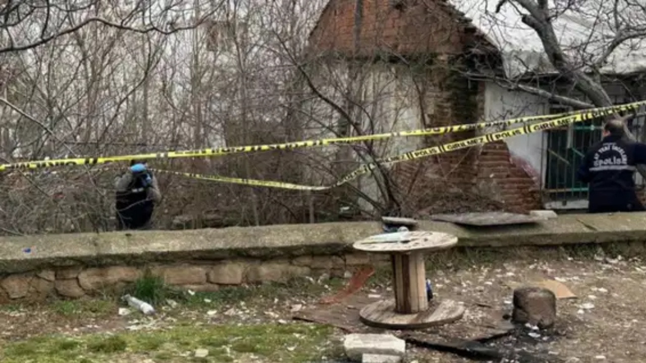 Uşak’ta Gizemli Ölüm! Parkta Erkek Cesedi Bulundu