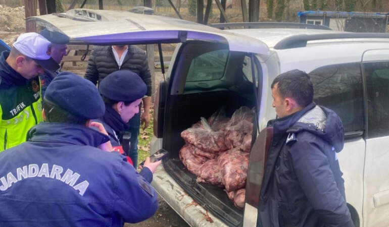 Zehir Saçacaklardı! Jandarma 450 Kilo Bozuk Eti Yakaladı