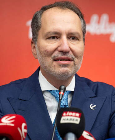 Erbakan cumhurbaşkanı adaylığını ilan etti: Bir kez daha çekilmemiz doğru olmaz