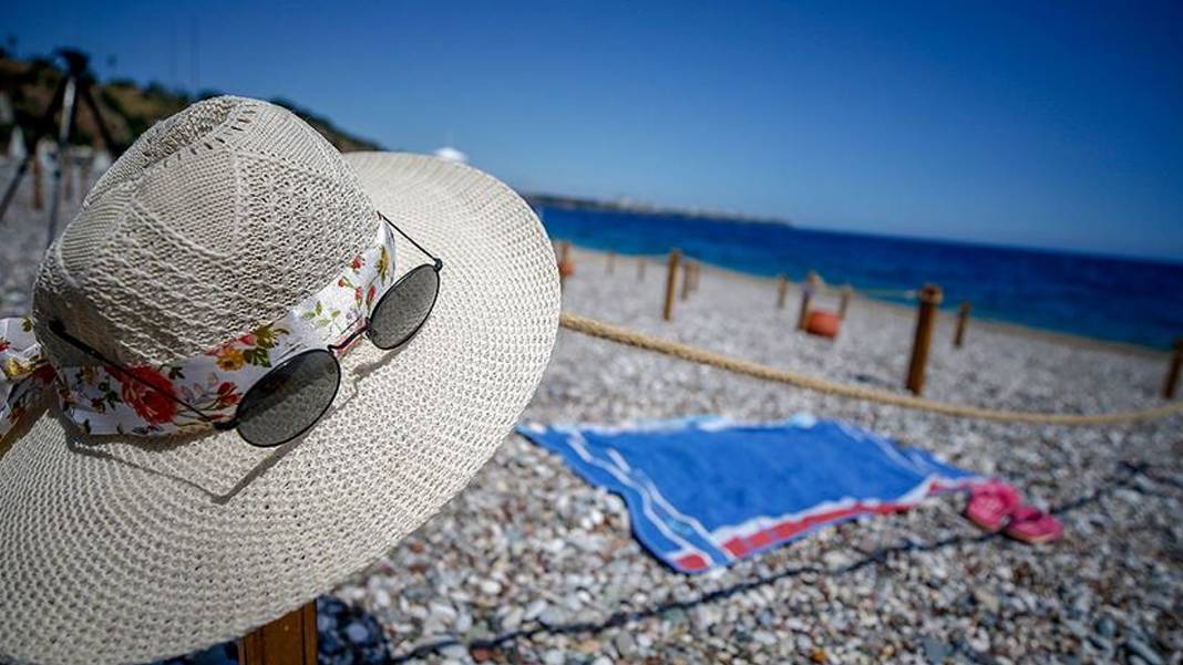 Turizmde rekor var, kâr yok: Ağır vergiler, halkın tatil hakkını elinden alıyor