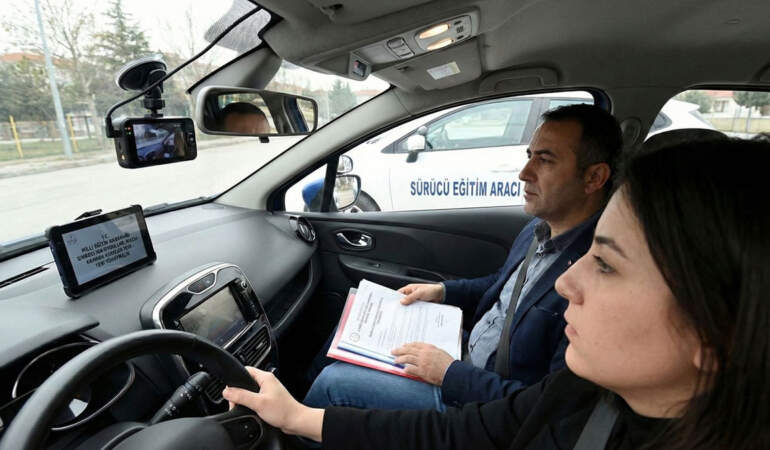 Ehliyet sınavı değişiyor mu? Direksiyon sınavında kamera var mı? Görüntülü itiraz hakkı doğdu!