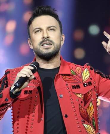 Megastar Tarkan’dan kalpleri ısıtan jest! Bileti olmayan hayranına öyle bir şey yaptı ki… “Boşuna Megastar değil”