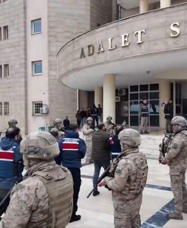 Vatandaşlara faizle borç para verip mallarını üzerlerine geçirdiler: 37 şüpheli yakalandı