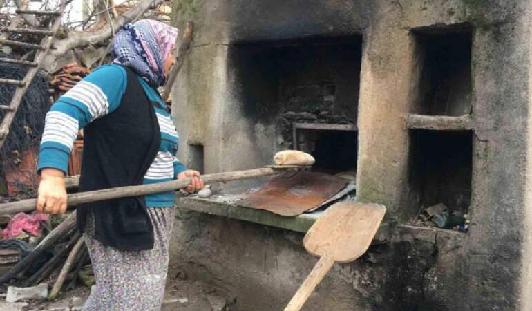 Lezzeti kadar dayanıklılığı da konuşuluyor, yoğun ilgi görüyor: Bir kez pişiyor, 30 gün bayatlamadan duruyor