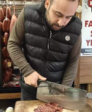 Kiloyla değil dilimle satılıyor! Sezonu başladı: Dilimi 10 TL, kilosu 3 bin 200 TL!