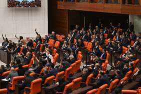 TBMM’de dikkat çeken tablo: 18 milletvekili kürsüye yalnızca yemin için çıktı