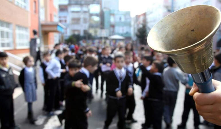 MEB ikinci dönem takvimini açıkladı: Ara tatil bayramla birleşiyor