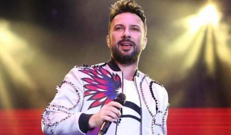 Megastar Tarkan’dan kalpleri ısıtan hareket! İstanbul konserinde izdiham arasındaki çocuğu kurtardı
