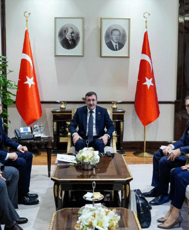 Yılmaz YASED Başkanı Tolga Demirözü ile görüştü