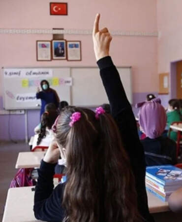 Depremin yıl dönümünde 4 ilde eğitime ara verildi