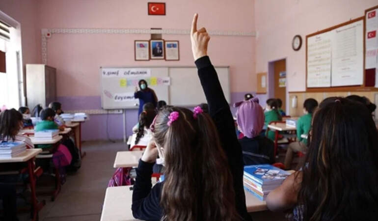 Depremin yıl dönümünde 4 ilde eğitime ara verildi