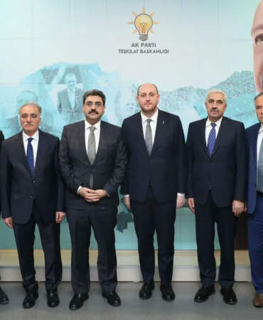 AK Parti, 2 ilçe başkanını görevden aldı