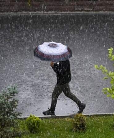 Meteoroloji: Yarın 3 büyükşehirde de yağış bekleniyor