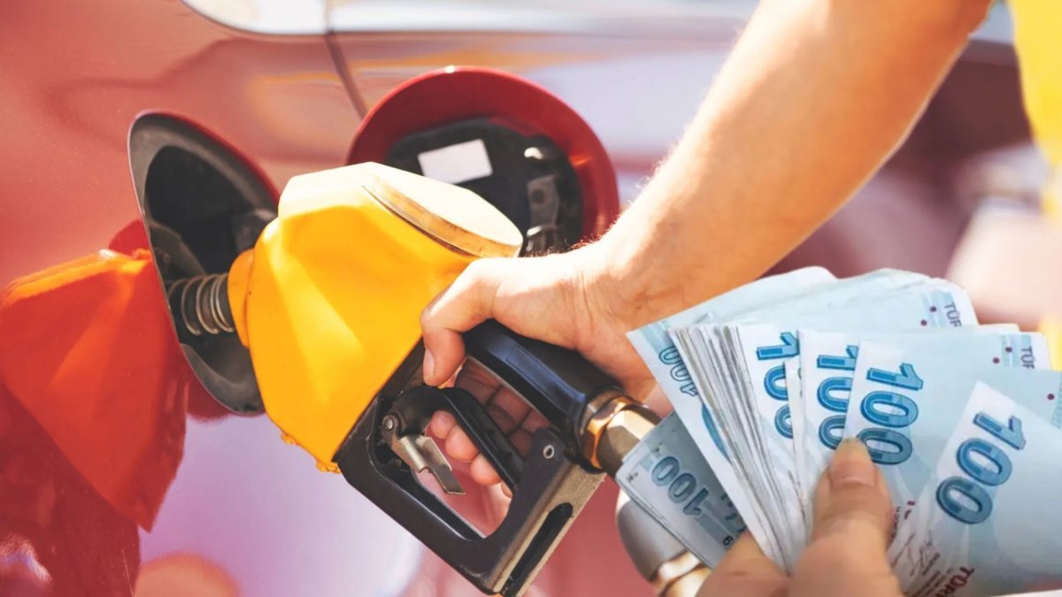 Akaryakıtta tabela değişti: Motorine zam geldi