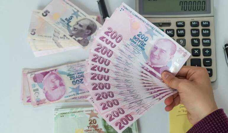 Kredi kartı takibi yüzde 124 arttı: Vatandaşın borcu 5,7 trilyonu aştı