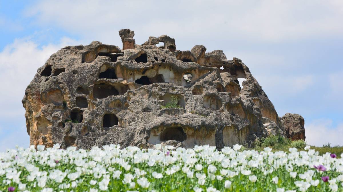 Gizemi 2 bin yıldır çözülemiyor! Tarihteki ilk apartman olarak üç şehrin ortasında yer alıyor