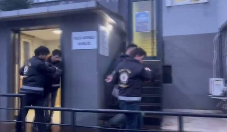Ümraniye’de kaçak silah operasyonu: 46 ruhsatsız tabanca ele geçirildi, 6 tutuklama