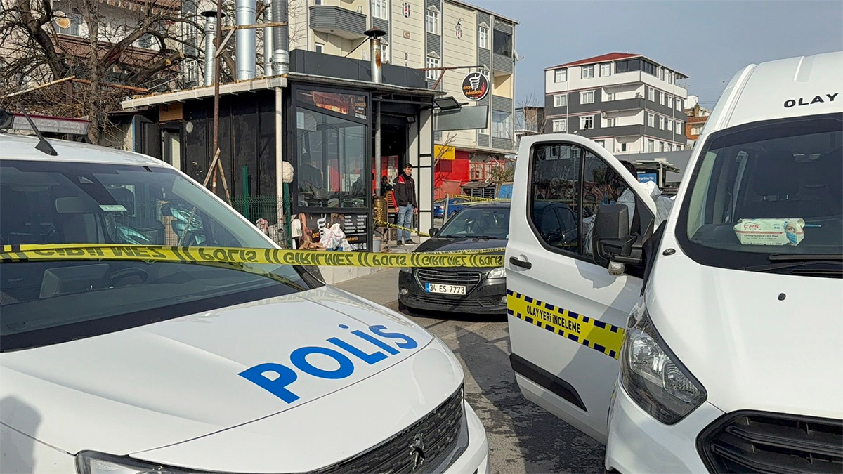 İstanbul’da park halindeki araca silahlı saldırı: Sürücü yaralandı
