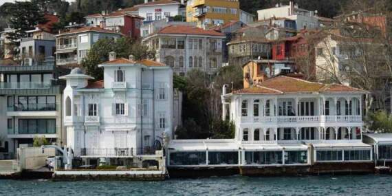 İki asrı devirdi, rekor fiyatıyla satışını bekliyor! İstanbul’un en dikkat çeken yalısı fiyatıyla dudak uçuklattı