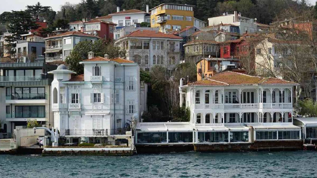 İki asrı devirdi, rekor fiyatıyla satışını bekliyor! İstanbul’un en dikkat çeken yalısı fiyatıyla dudak uçuklattı