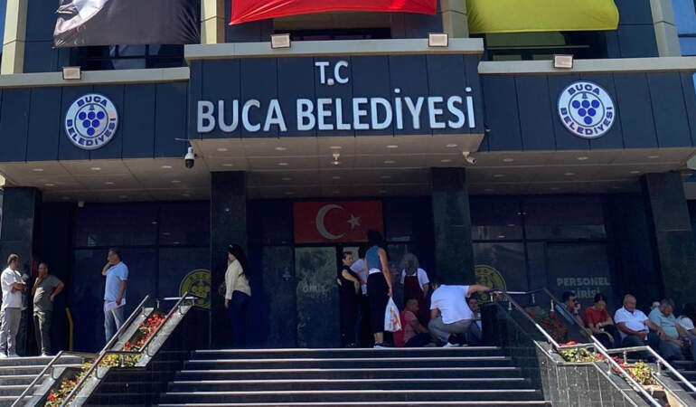 Buca Belediyesi’ne operasyon: 28 kişiye gözaltı kararı