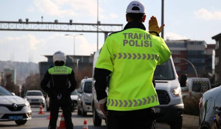 Trafik cezalarında yeni dönem: Drift ve tehlikeli sürüşe rekor cezalar yolda