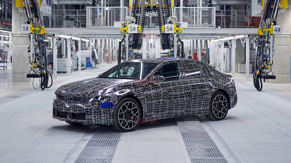 BMW’nin yeni 3 Serisi, ön seri üretime başladı