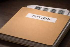 Yeniden Refah Partisi: İsrail, Epstein belgeleriyle Trump’a baskı kuruyor’