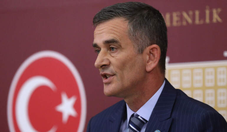 İstanbul’daki iki köprü ve otoyolların işletme hakkı devri iddiası meclis gündeminde